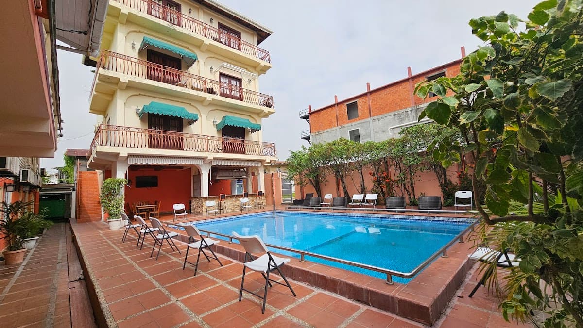 Windjammer International Cuisine & Comfort Inn