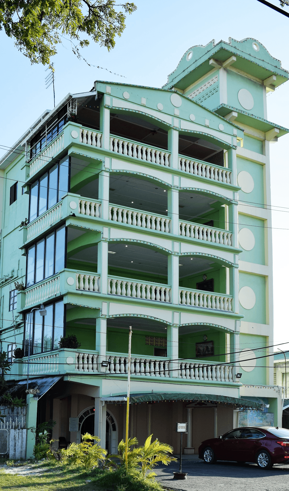 Regency Suites Hotel